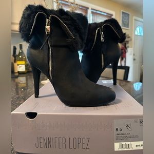 Size 8 1/2 bootie. Jennifer Lopez. Black fold over fur. 4 1/2 inch heel